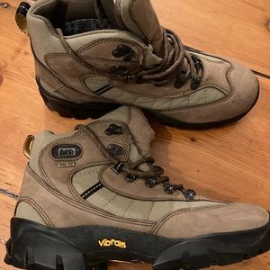 REI Men’s hiking boots
